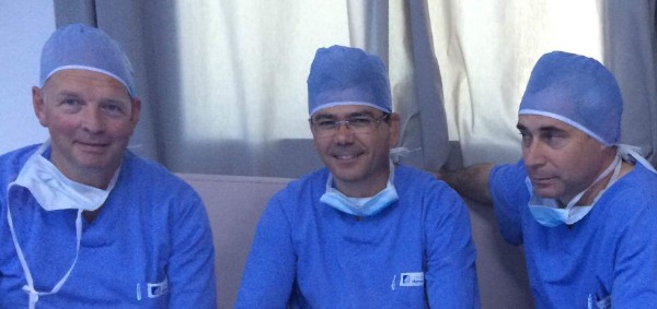 Dr. Ouali zeigte Prof. Aubert aus Paris und mir 2014 im tunesischen Sfax Methode und Erfahrungen mit dem Laser fissure cleaning